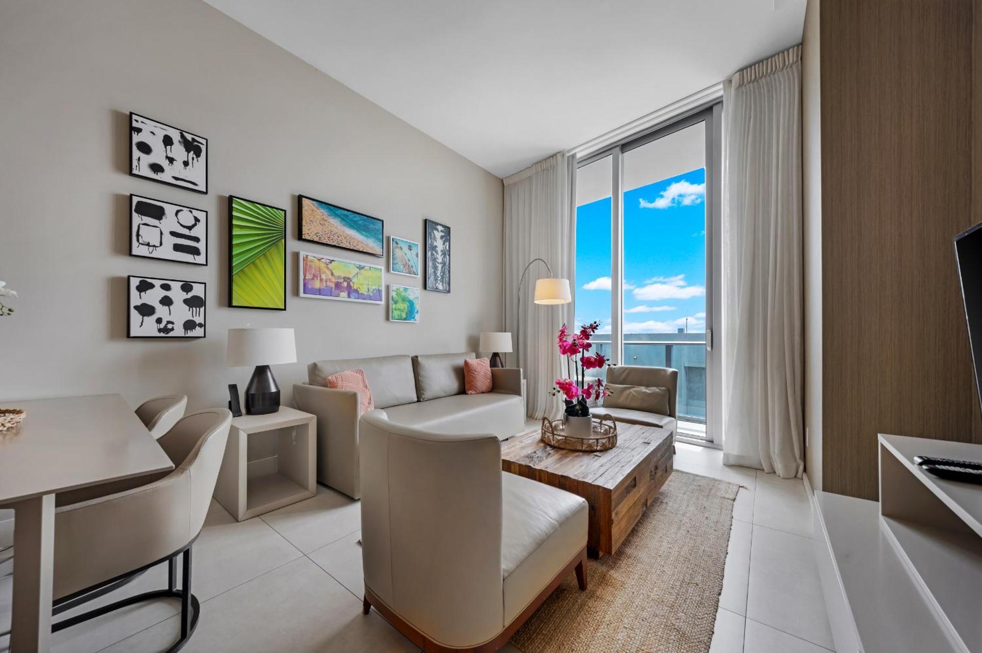 Wake Up To The Sound Of Waves In A Stylish Condo In A Luxury Resort ハリウッド エクステリア 写真