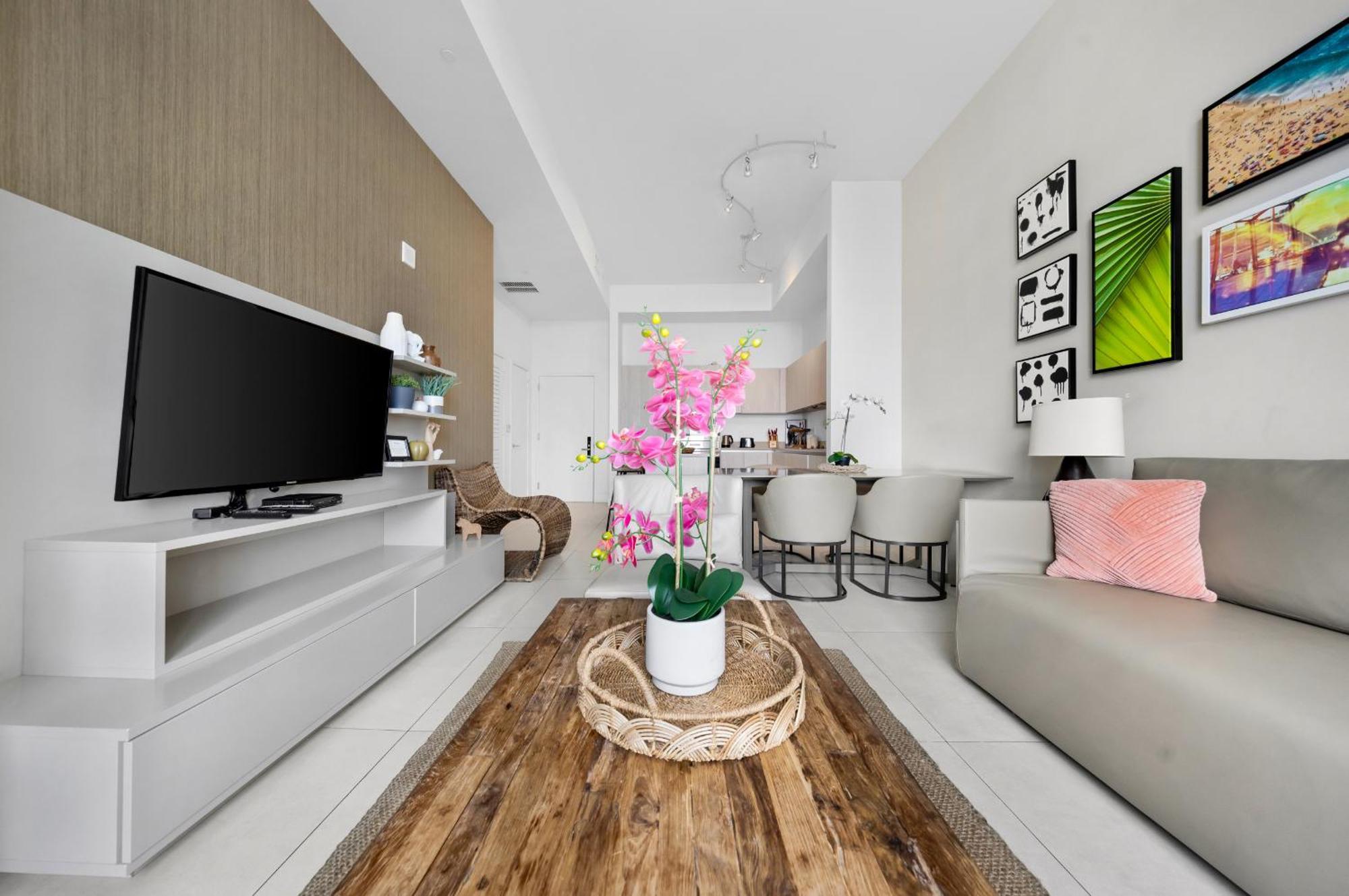 Wake Up To The Sound Of Waves In A Stylish Condo In A Luxury Resort ハリウッド エクステリア 写真