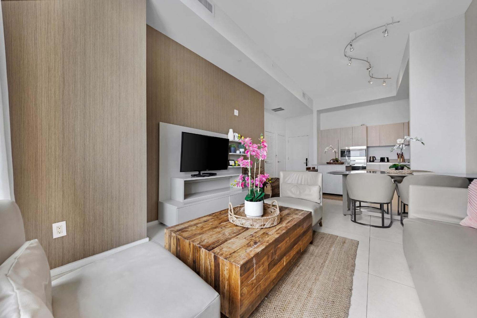 Wake Up To The Sound Of Waves In A Stylish Condo In A Luxury Resort ハリウッド エクステリア 写真