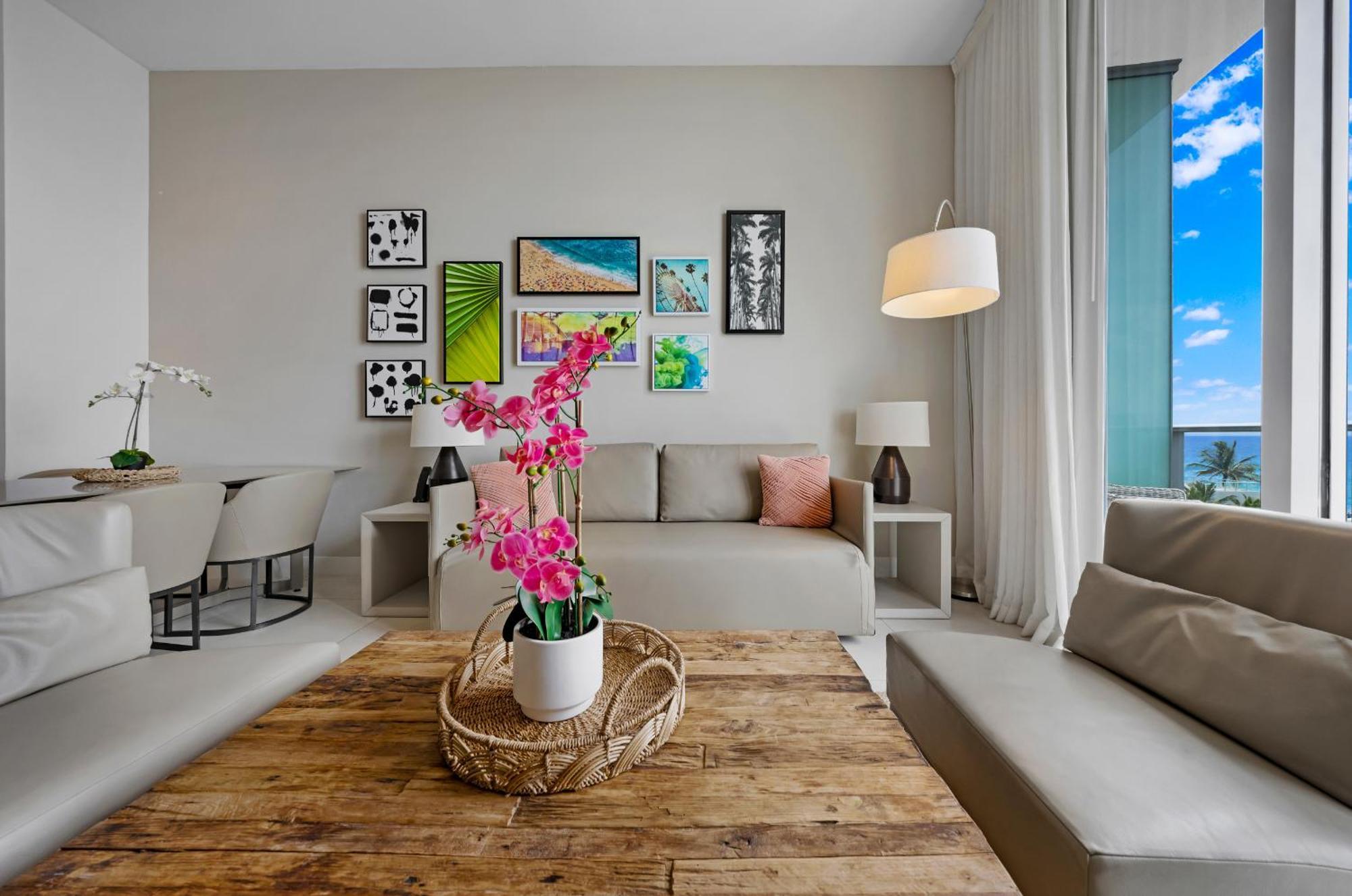 Wake Up To The Sound Of Waves In A Stylish Condo In A Luxury Resort ハリウッド エクステリア 写真