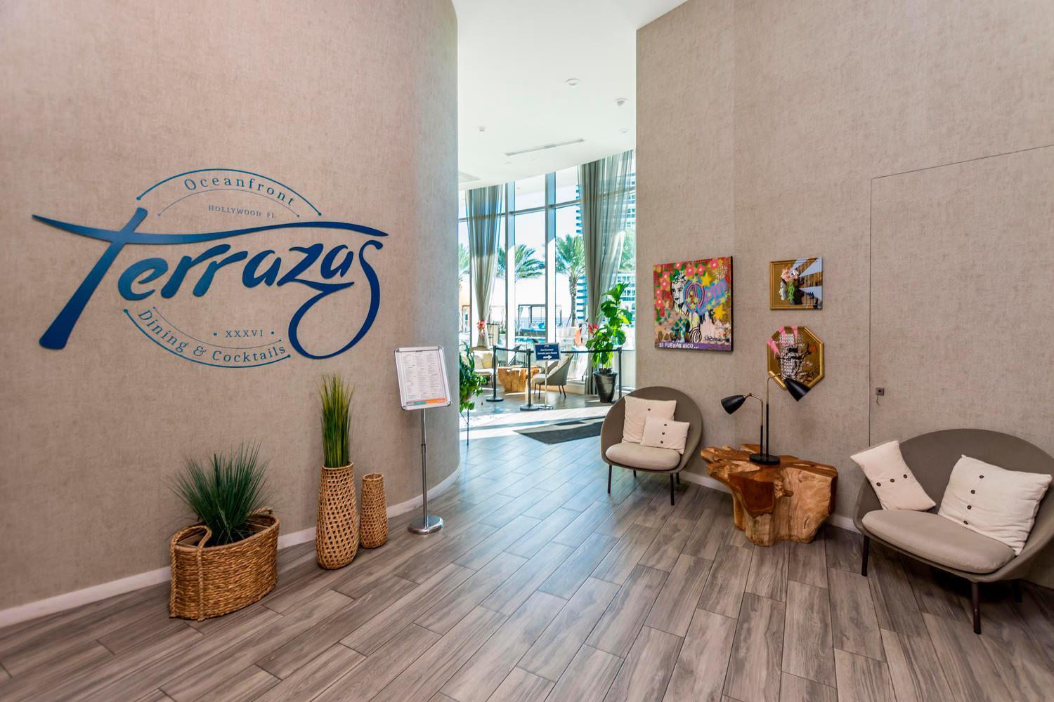 Wake Up To The Sound Of Waves In A Stylish Condo In A Luxury Resort ハリウッド エクステリア 写真
