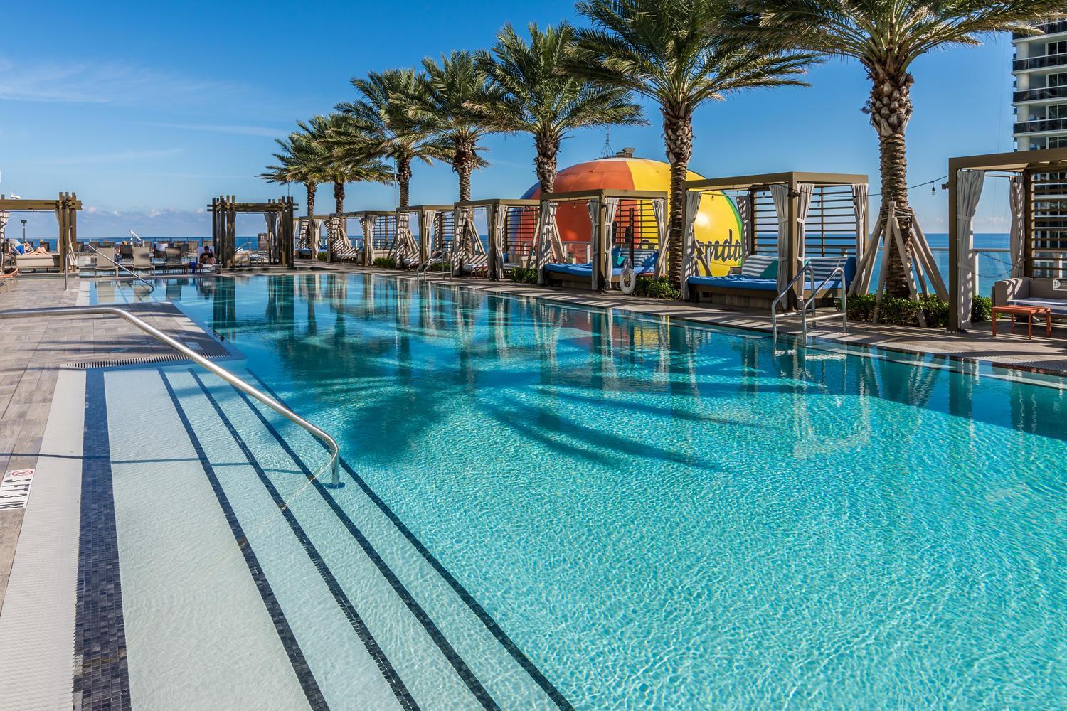Wake Up To The Sound Of Waves In A Stylish Condo In A Luxury Resort ハリウッド エクステリア 写真