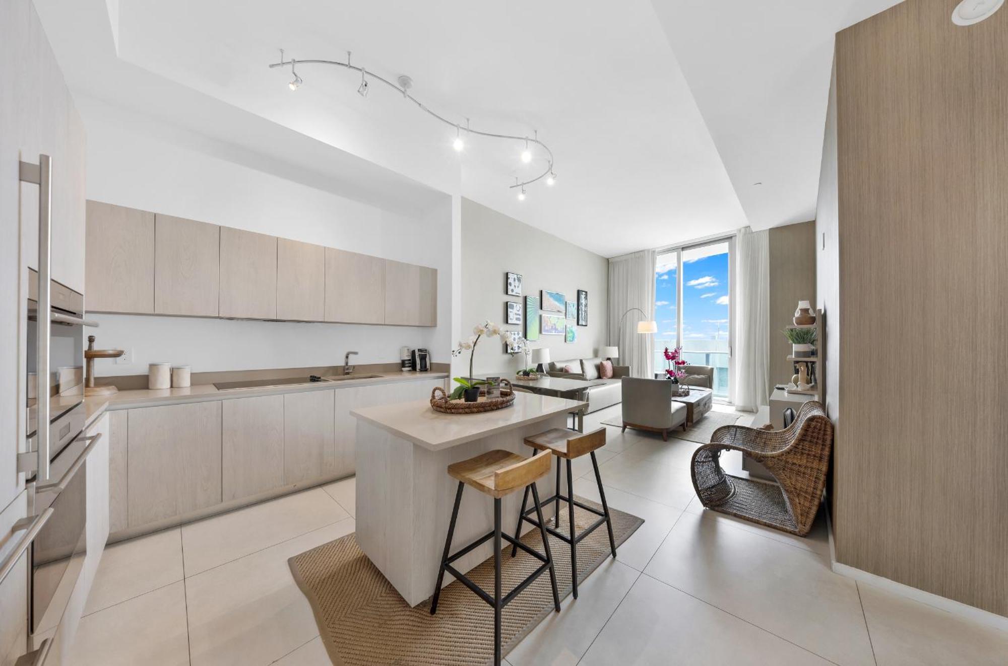 Wake Up To The Sound Of Waves In A Stylish Condo In A Luxury Resort ハリウッド エクステリア 写真
