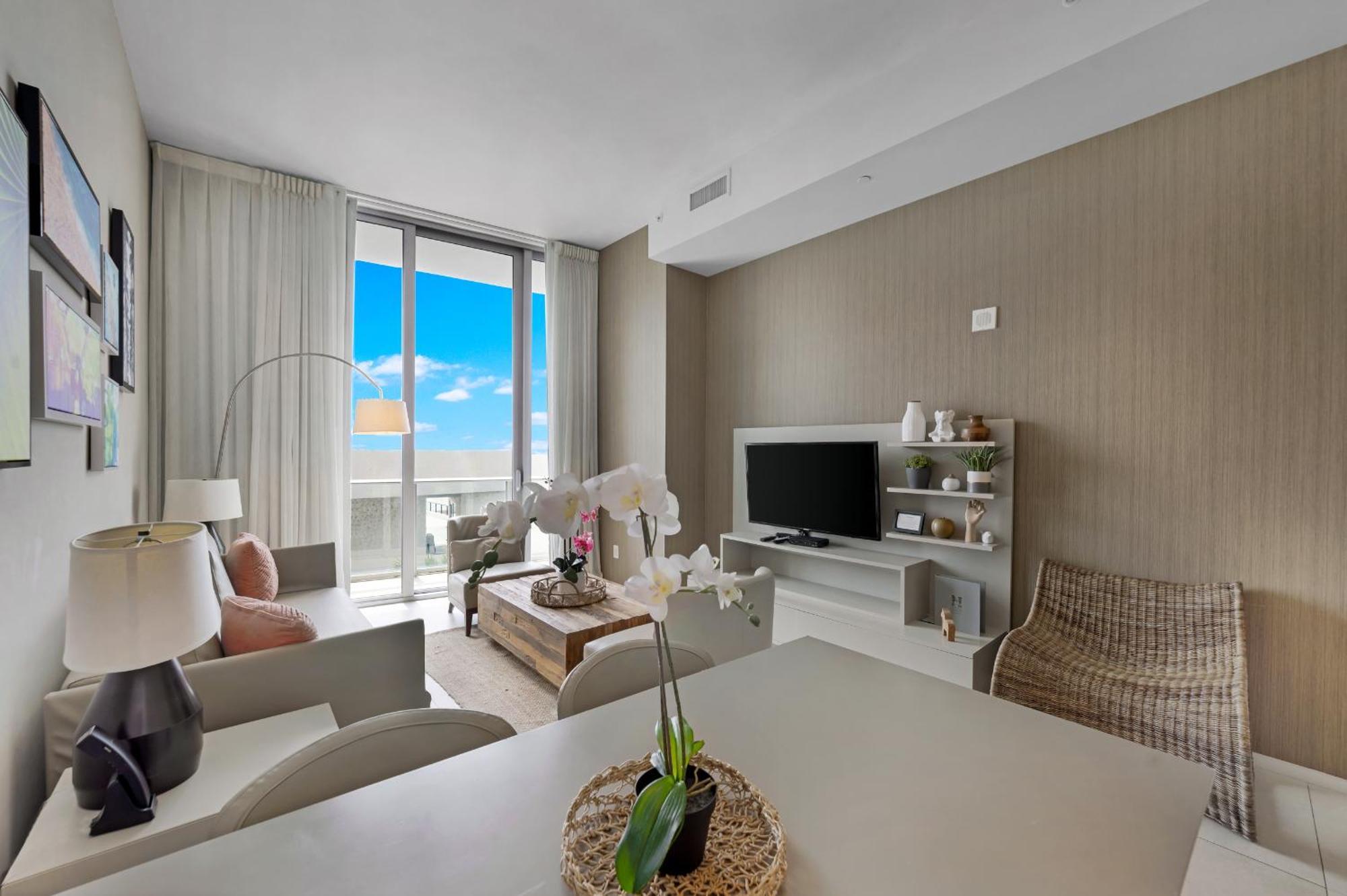 Wake Up To The Sound Of Waves In A Stylish Condo In A Luxury Resort ハリウッド エクステリア 写真