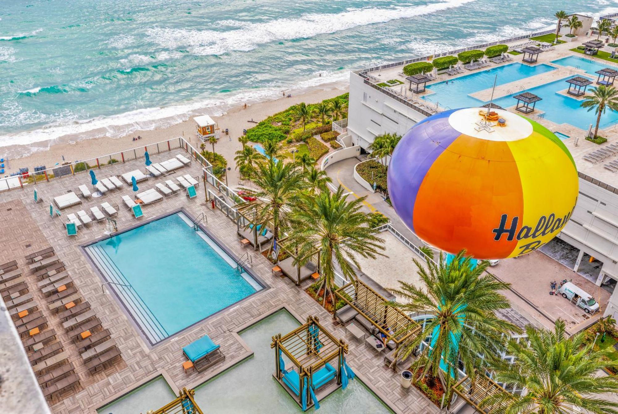 Wake Up To The Sound Of Waves In A Stylish Condo In A Luxury Resort ハリウッド エクステリア 写真