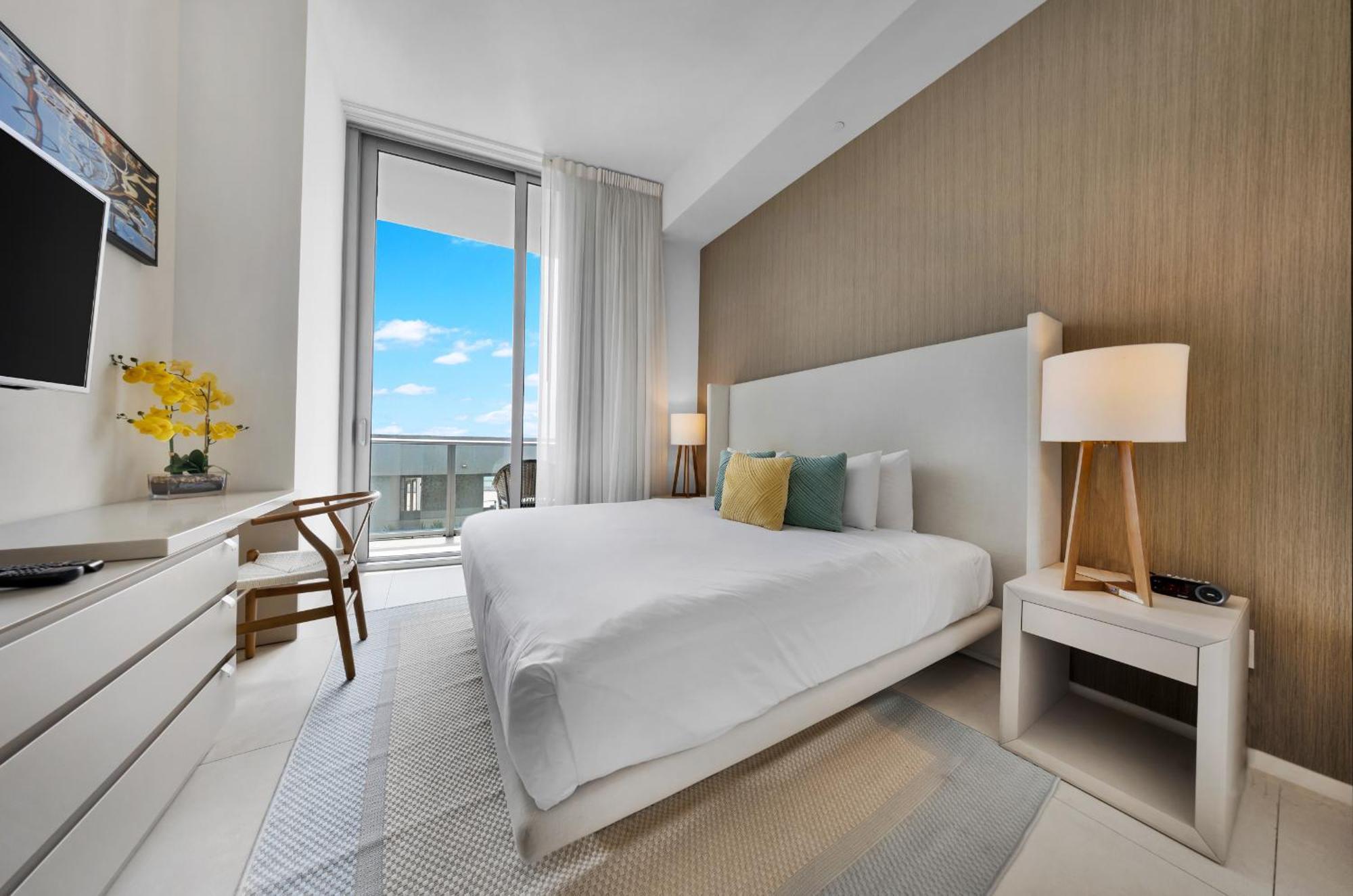 Wake Up To The Sound Of Waves In A Stylish Condo In A Luxury Resort ハリウッド エクステリア 写真