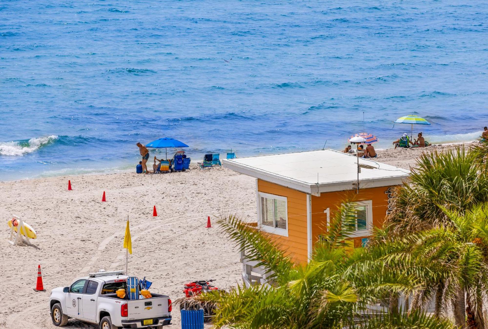 Wake Up To The Sound Of Waves In A Stylish Condo In A Luxury Resort ハリウッド エクステリア 写真