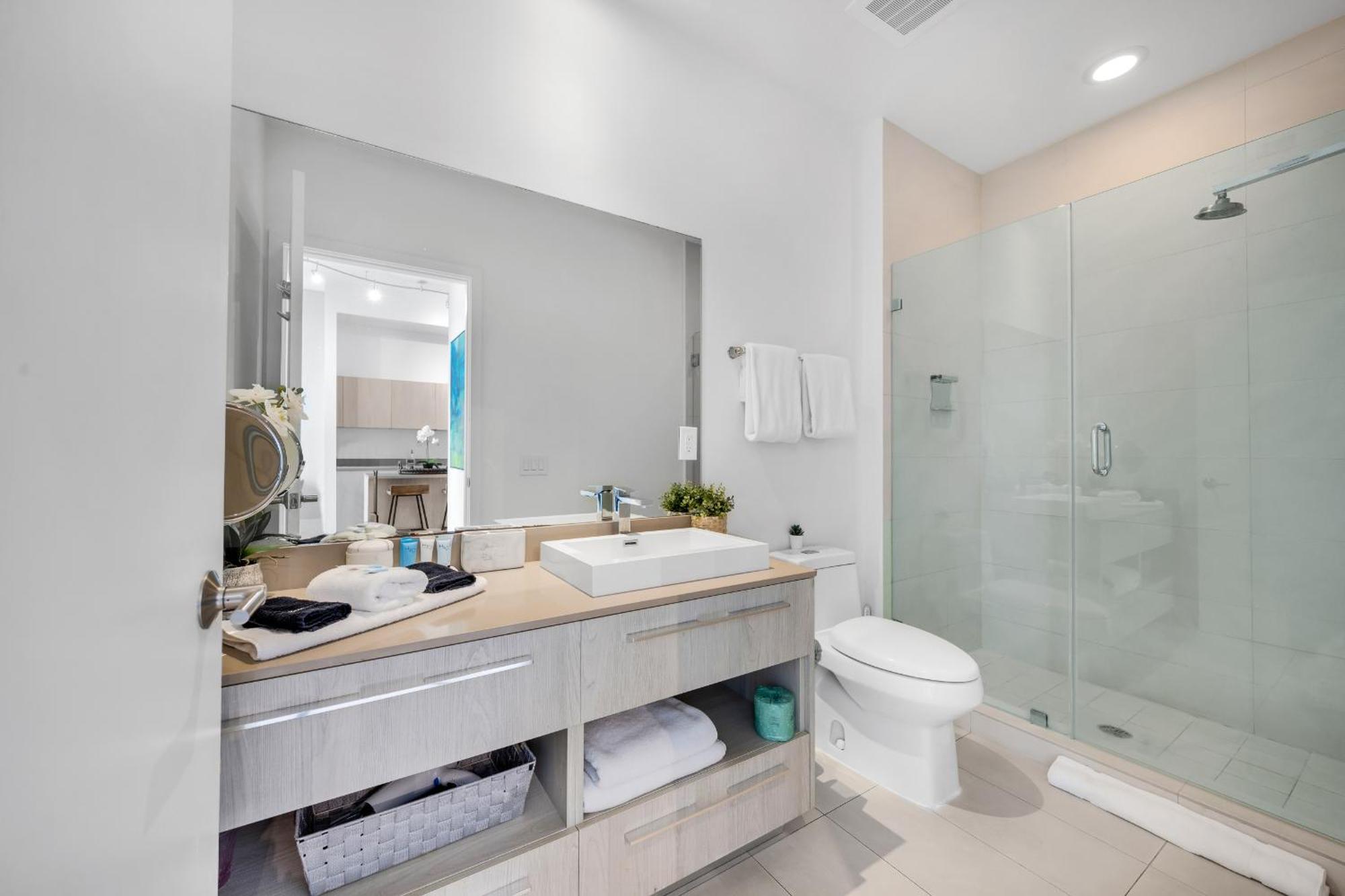 Wake Up To The Sound Of Waves In A Stylish Condo In A Luxury Resort ハリウッド エクステリア 写真